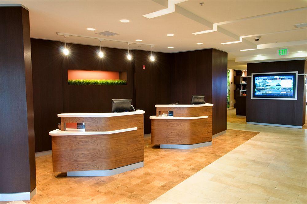 Courtyard By Marriott Waldorf Hotel Екстериор снимка