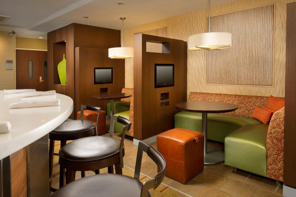 Courtyard By Marriott Waldorf Hotel Екстериор снимка