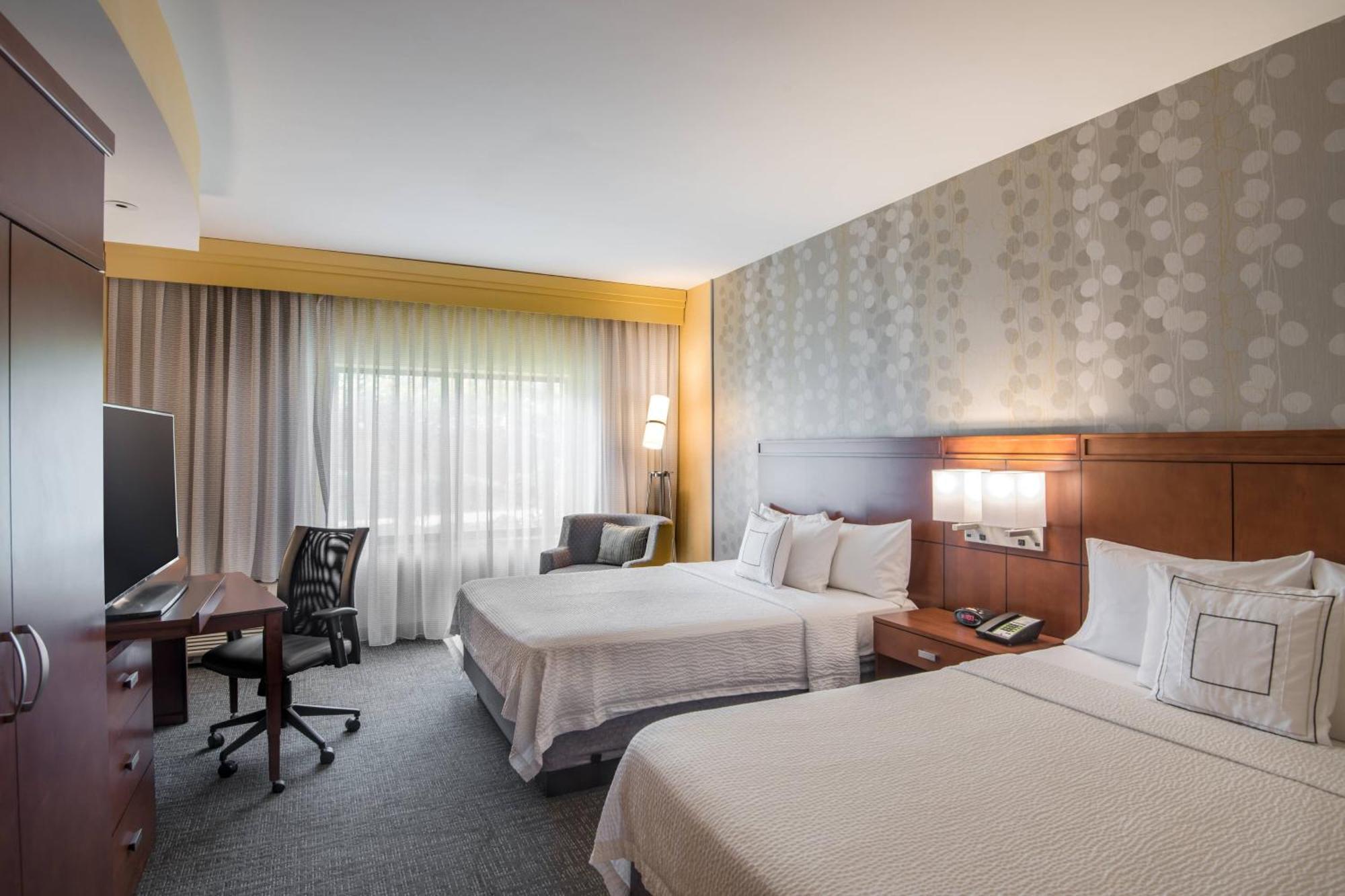 Courtyard By Marriott Waldorf Hotel Екстериор снимка