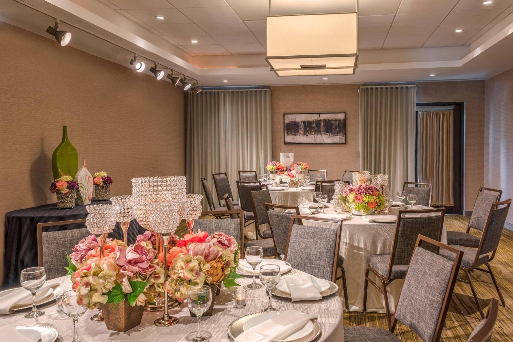 Courtyard By Marriott Waldorf Hotel Екстериор снимка