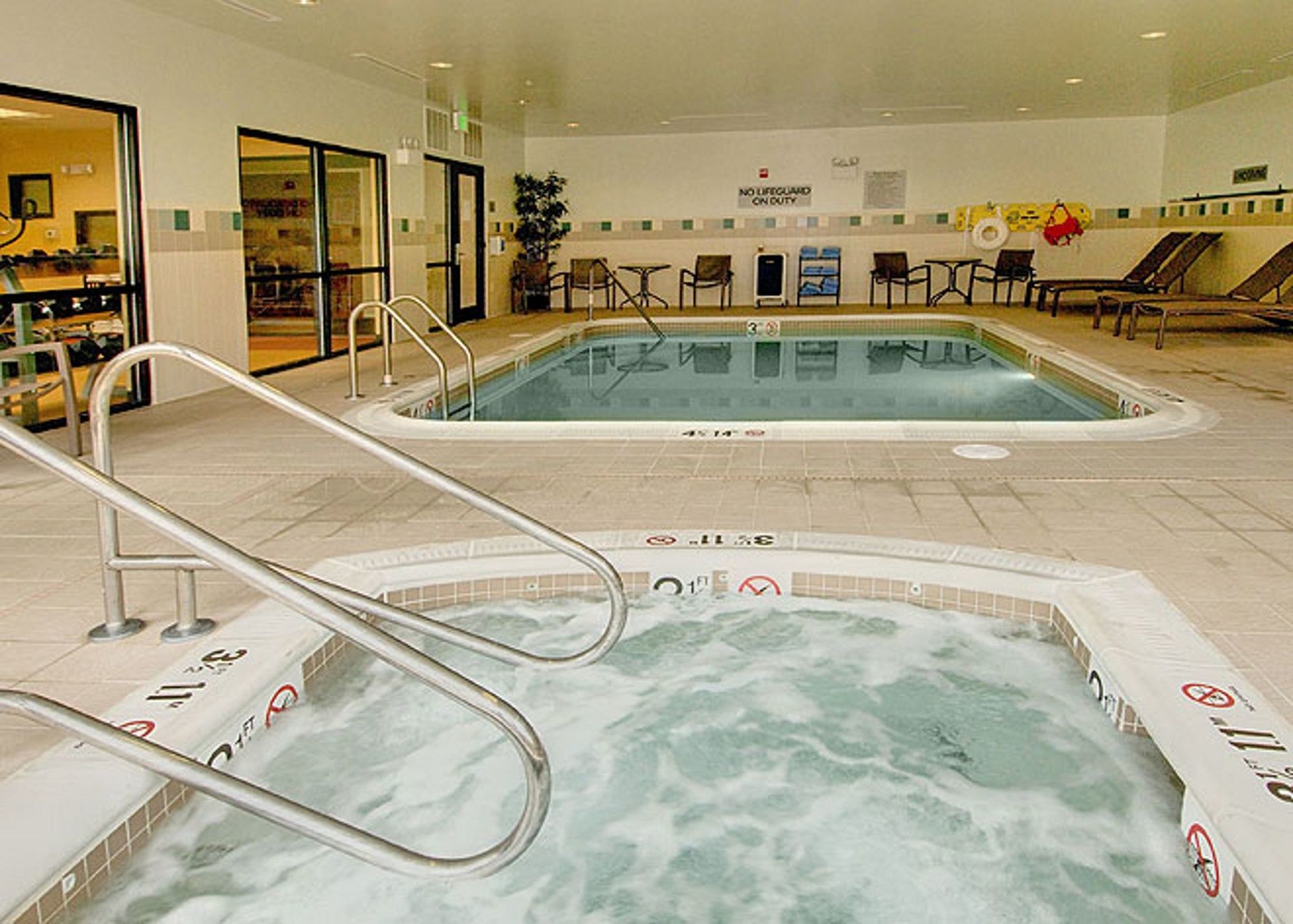 Courtyard By Marriott Waldorf Hotel Екстериор снимка