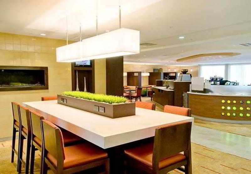 Courtyard By Marriott Waldorf Hotel Екстериор снимка