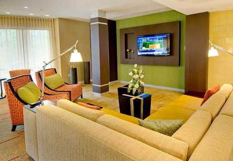 Courtyard By Marriott Waldorf Hotel Екстериор снимка