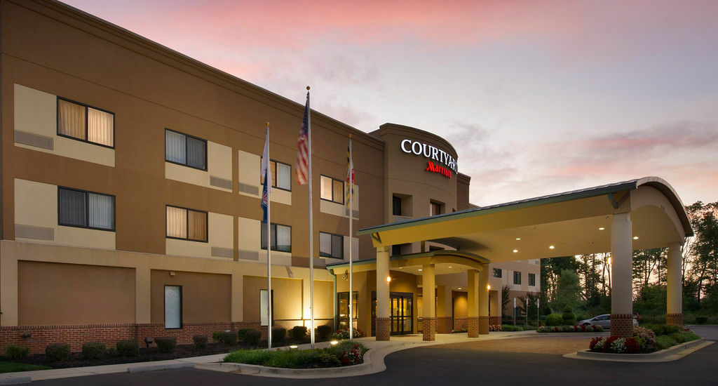 Courtyard By Marriott Waldorf Hotel Екстериор снимка