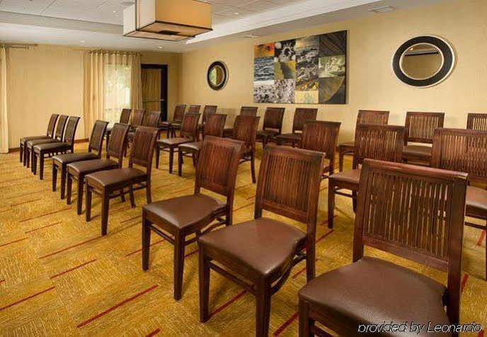 Courtyard By Marriott Waldorf Hotel Екстериор снимка